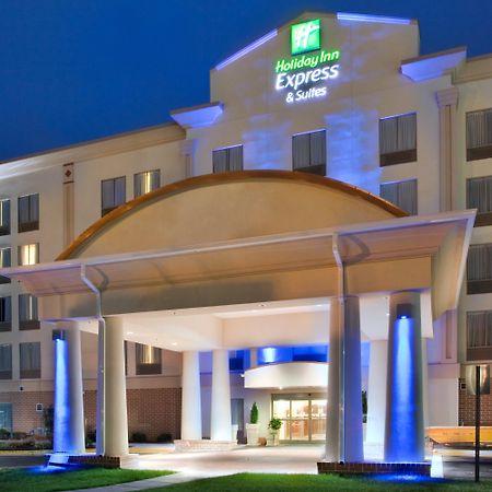 Holiday Inn Express Hotel & Suites Fredericksburg, An Ihg Hotel Екстериор снимка