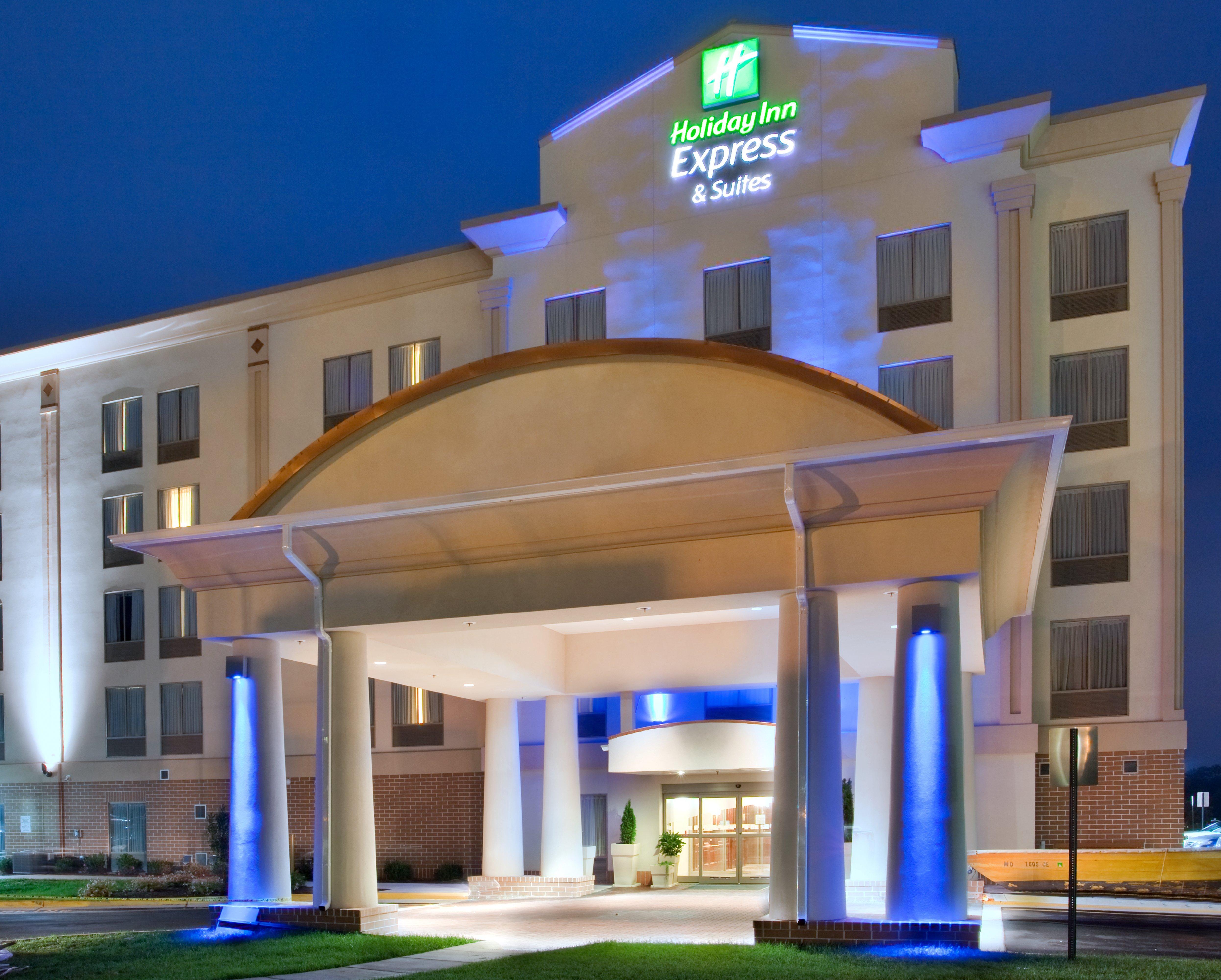 Holiday Inn Express Hotel & Suites Fredericksburg, An Ihg Hotel Екстериор снимка