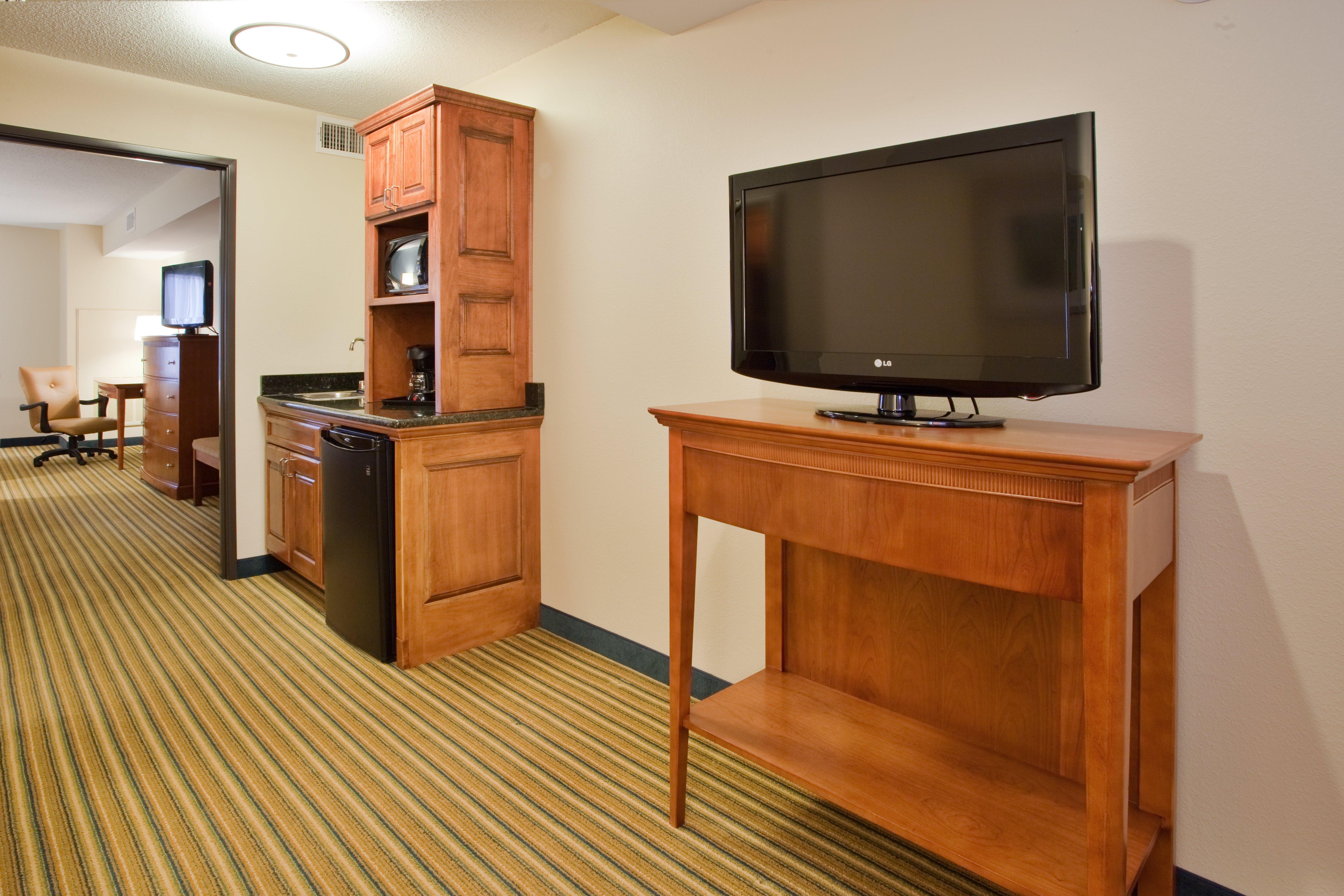 Holiday Inn Express Hotel & Suites Fredericksburg By Ihg Екстериор снимка
