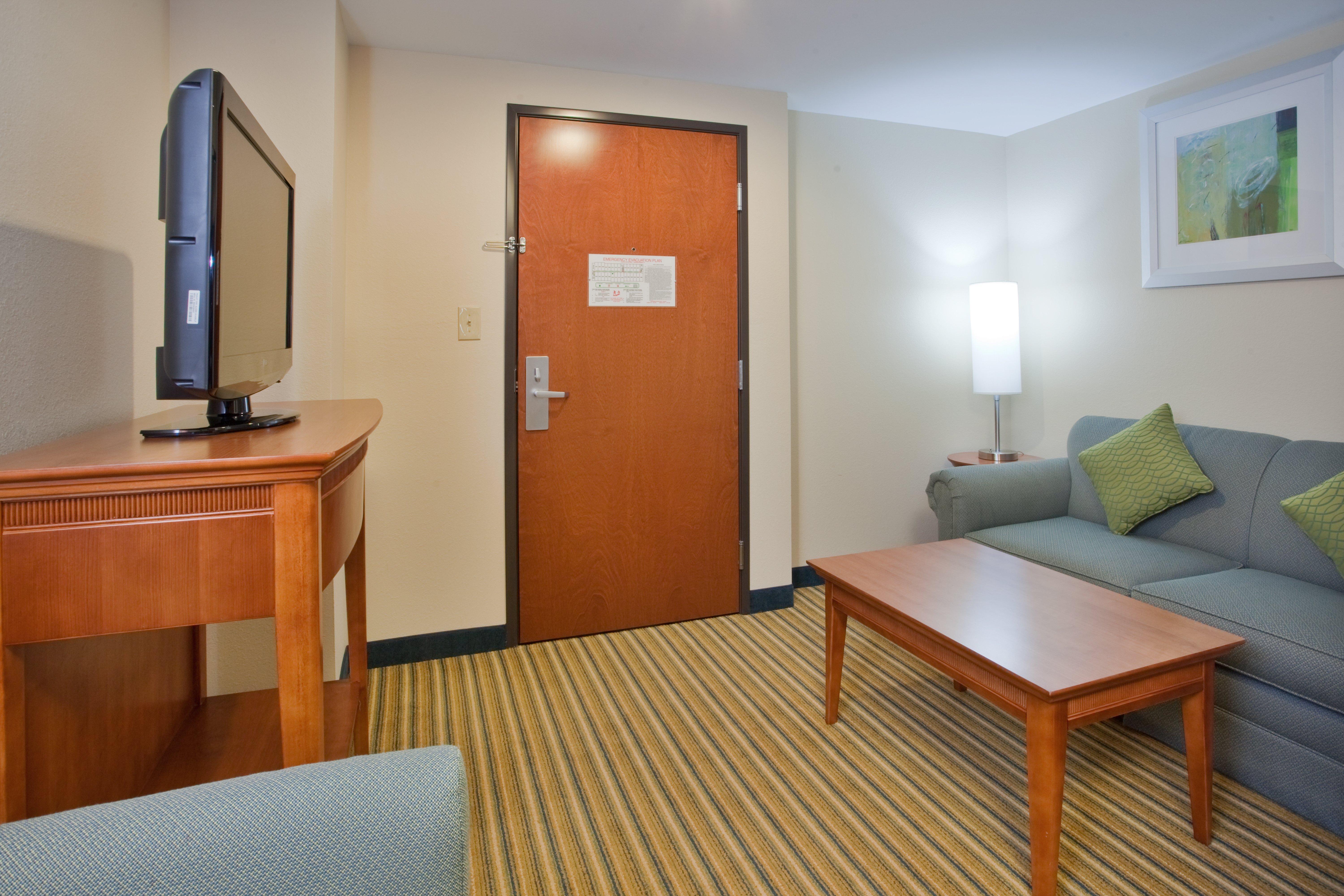 Holiday Inn Express Hotel & Suites Fredericksburg, An Ihg Hotel Екстериор снимка
