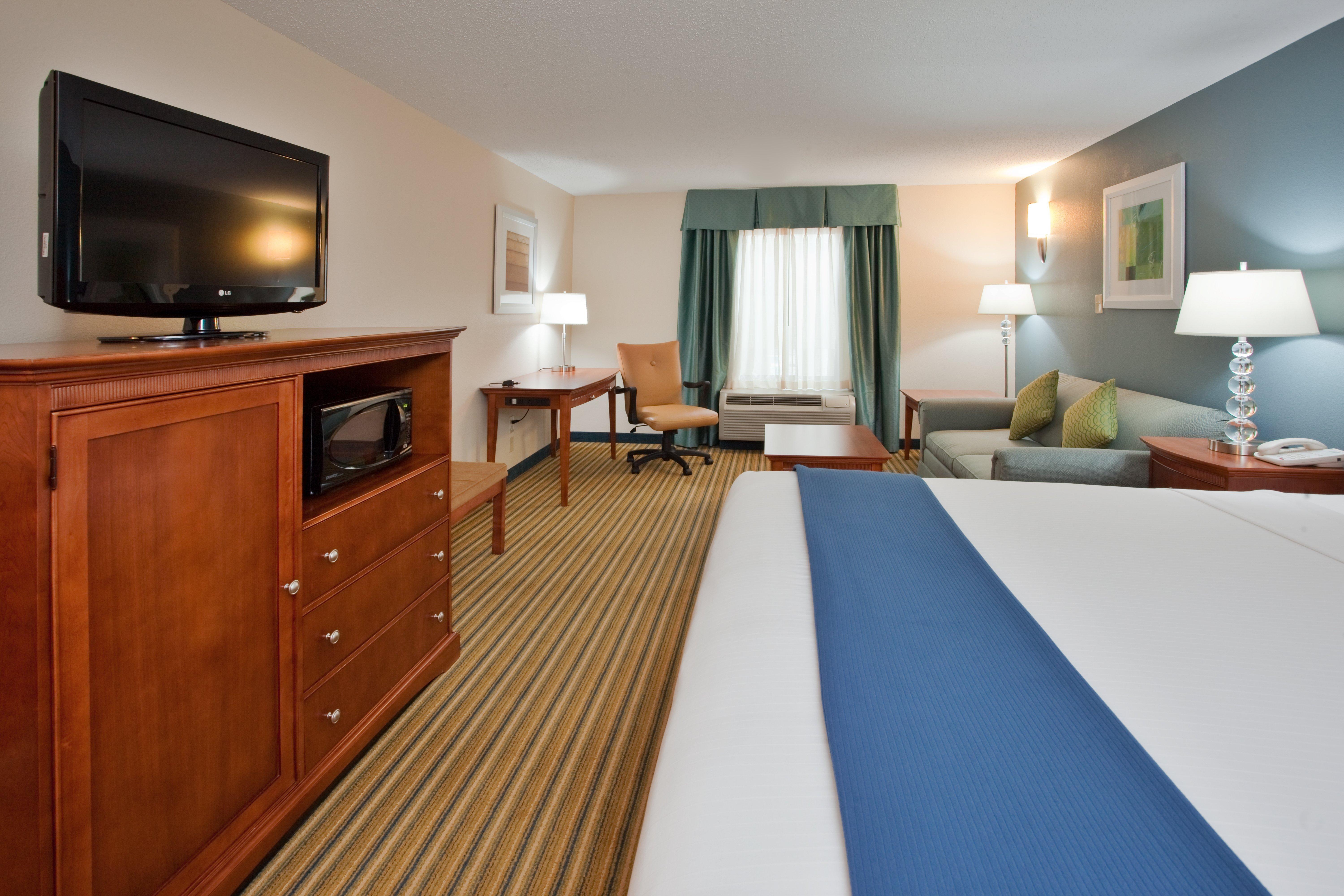 Holiday Inn Express Hotel & Suites Fredericksburg, An Ihg Hotel Екстериор снимка