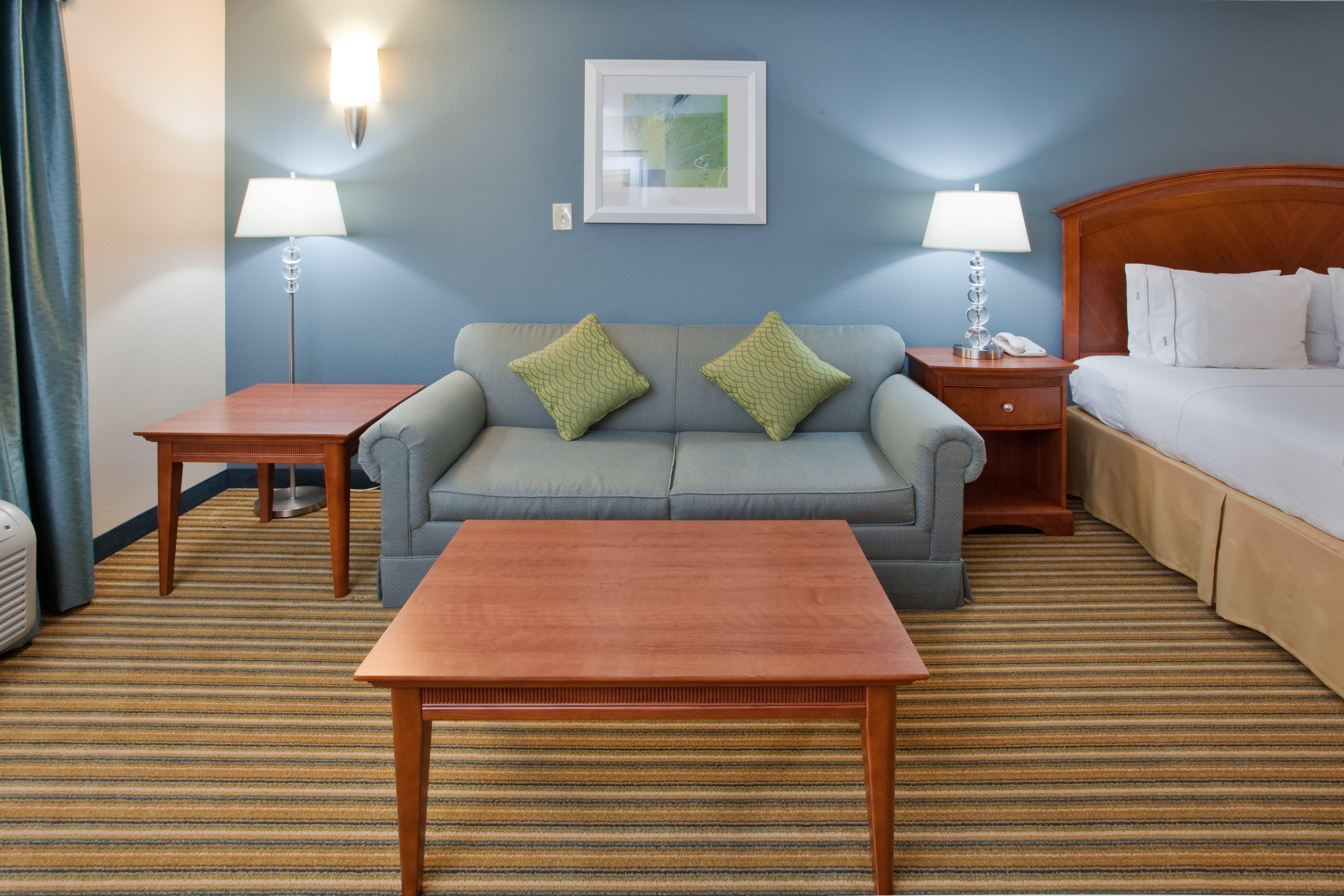 Holiday Inn Express Hotel & Suites Fredericksburg By Ihg Екстериор снимка