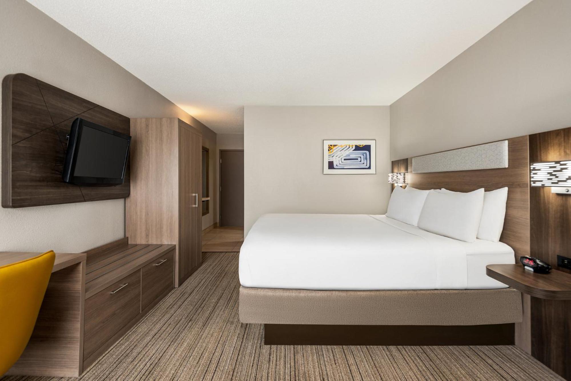 Holiday Inn Express Hotel & Suites Fredericksburg By Ihg Екстериор снимка